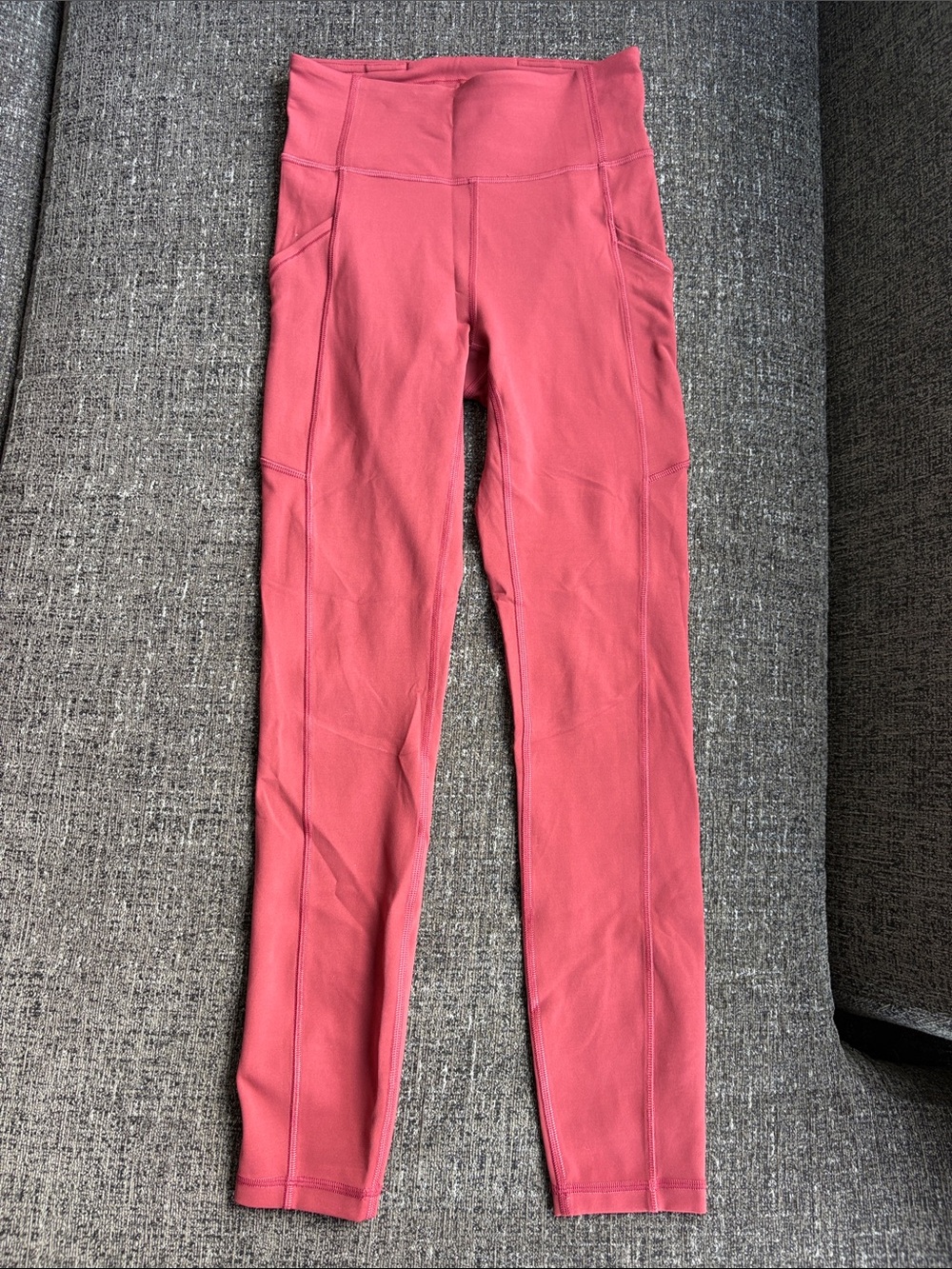 Lululemon Invigorate High Rise Tight 25" in Chianti Size 4